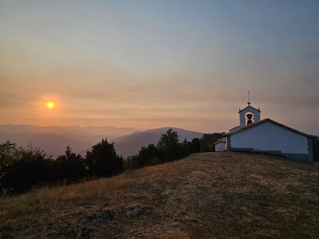 Ermita de Nuestra Señora de Arburúa al atardecer