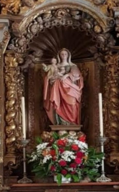 Imagen de Nuestra Señora de Arburúa con el Niño